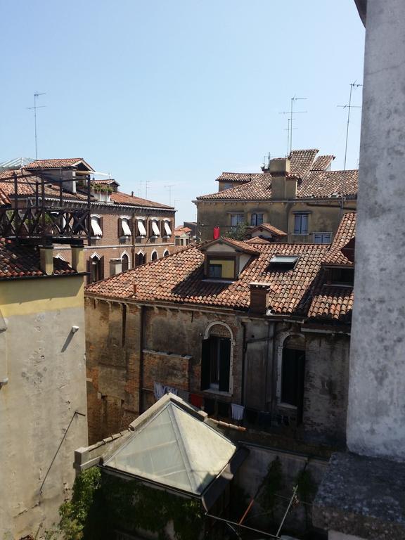 Elegant Terrace Apartment Near Piazza San Marco Last Floor No Lift Venesia Bagian luar foto